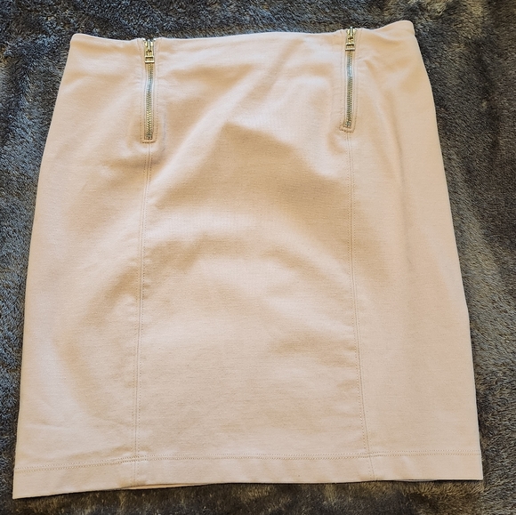 Aritzia Sunday Best lavender mini skirt - Picture 2 of 3